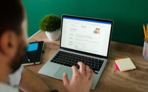 upload Resume on LinkedIn